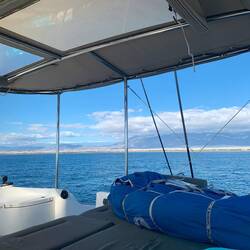 Ein ganzer Küstenabschnitt voll mit Gewächshäusern