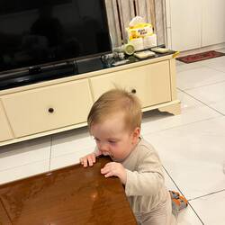 Kantenschutz = 2-seitiges Klebeband. Super Babymagnet