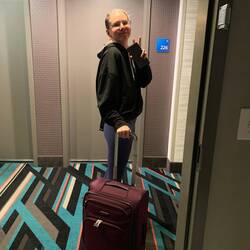 4:15 Shuttle vom Hotel zum Flughafen