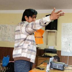 Sarju captivating the audience.