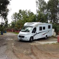 wir verlassen den Platz von Moulay Bousselham