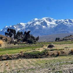 Shining in the morning: Ancohuma (6427m) and, further back on the left, Illiampu (6368)