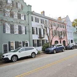 Sage: So bunt. damit betrunkene Seeleute ihr Haus ekennen