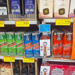 Scnaps gibt's hier sogar im Tetrapack😂