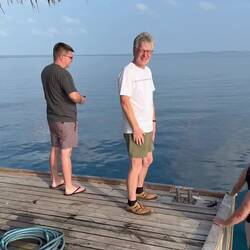 Glasklares Wasser am Morgen an unserem Steg