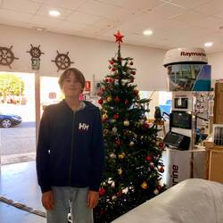 Der erste Weihnachtsbaum 🎄Unsere Pumpen müssen bestellt werden