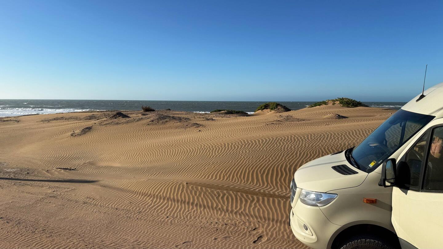Wow, was für eine Campingplatz-Zufahrt; ein Campingplatz mitten im Nichts