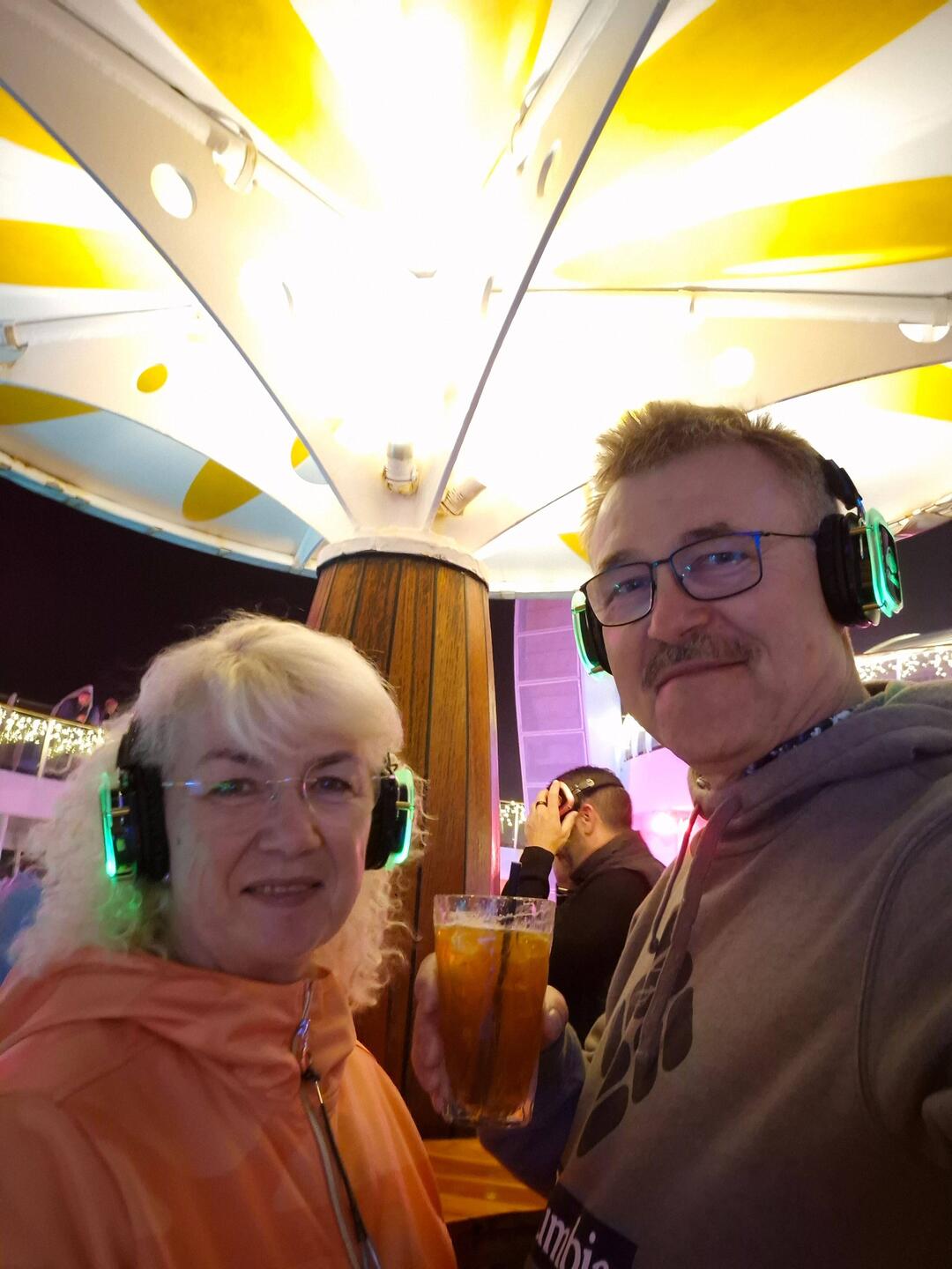 noch einer Meinung bei der Musik.