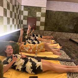 Im japanischen Spa mit den Russinnen von Drachenboot