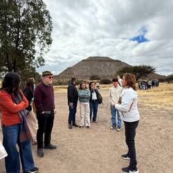 Zuerst wurde von Milena die spanische Abteilung unserer Gruppe gebrieft.