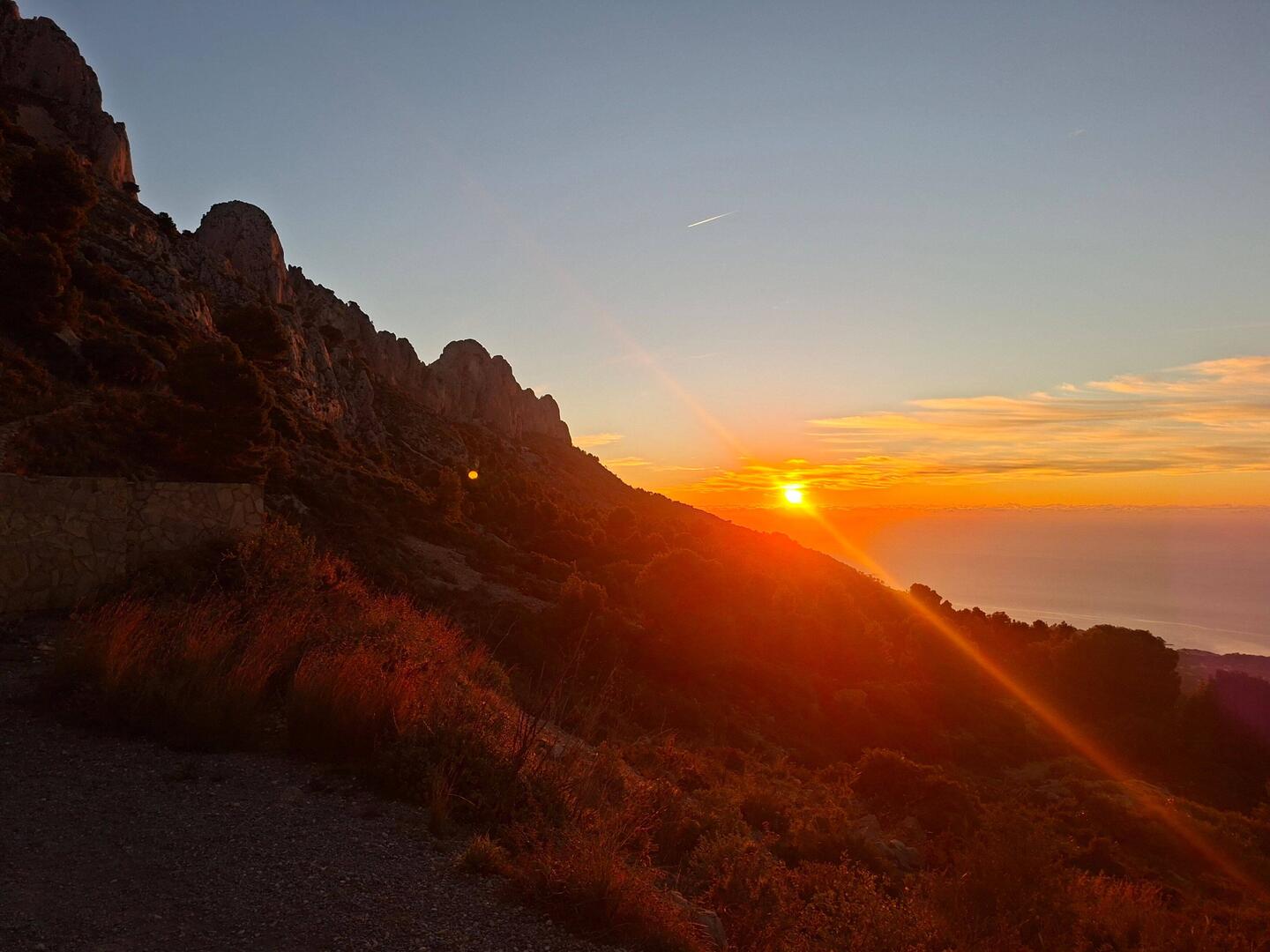 Lever de soleil sur la Serra de Bernia