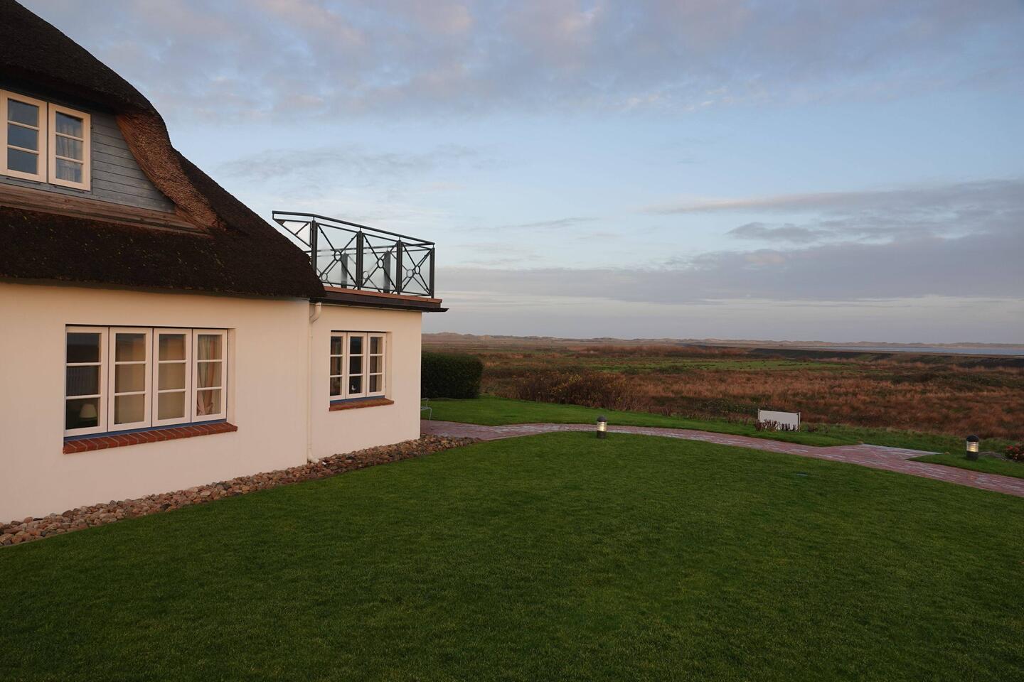 Haus Amanda bei blauem Himmel