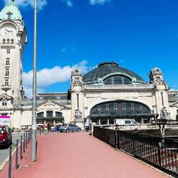 Estación de tren Benedictins: Considerada una de las estaciones más bellas del mundo