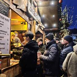 Esperando las Currywurst para luego ir por los Churros