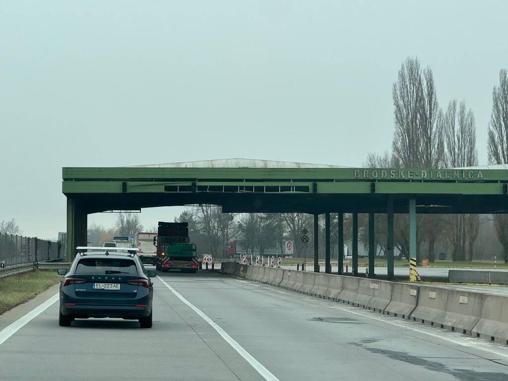BORDER Control via the D2 Motorway