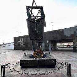Holocaust Memorial (there was once a beautiful Synagogue here)