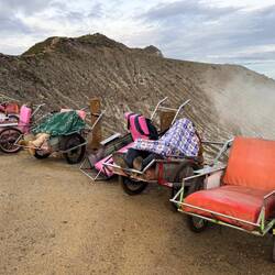 Used to transport sulphur, porters now also take paying tourists in their Ijen “Lamborghini”!