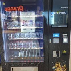 Pokémon-Karten-Automat. Das wäre mein Ruin (der meiner Eltern 😂) in Kindheitstragen gewesen.