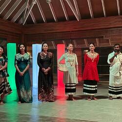 Maledivische Tänze und Kleider