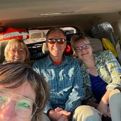 Margot, Sigi, Angela, Ulla und Ali.Jala nemshi - Los geht's !