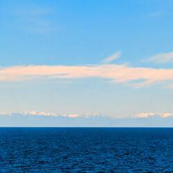 Korsikas verschneite Bergkette