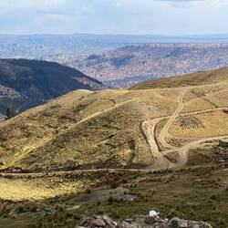 Arriving from the mountains: first views of La Paz (lower part) and El Alto (upper part)