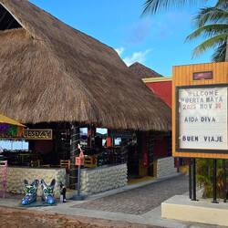 Die AIDAdiva wird willkommen geheißen