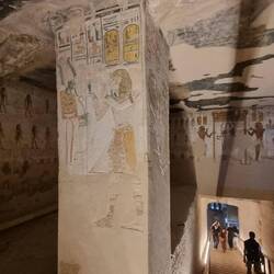 Abstieg ins Grab des Merenptah