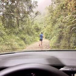 Joggend schneller als das Auto