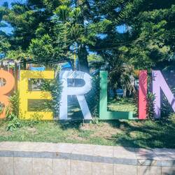 KI : Gründer, der Deutsche Serafín Brennen, ist nach Schiffsbruch vor Costa Rica hier gelandet