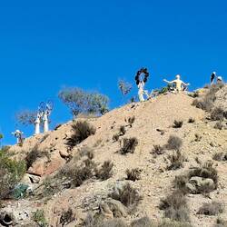 Y'a un-e artiste dans le coin 😉