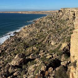 Wow! Steil abfallend bis ins Meer!