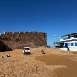Altes Gemäuer direkt neben dem Hafen