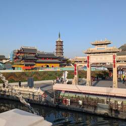 Ein letzter Blick auf die Stadt und den Nanchang Tempel
