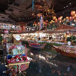 Nachgebildeter Floating Market