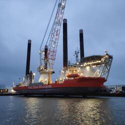 Es schwimmt nicht, es steht!