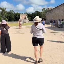 Einlauf der GladiatorInnen in's Stadion
