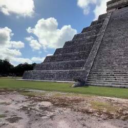 Arun (unser Guide) meinte sei der Tempel des Wassergottes.