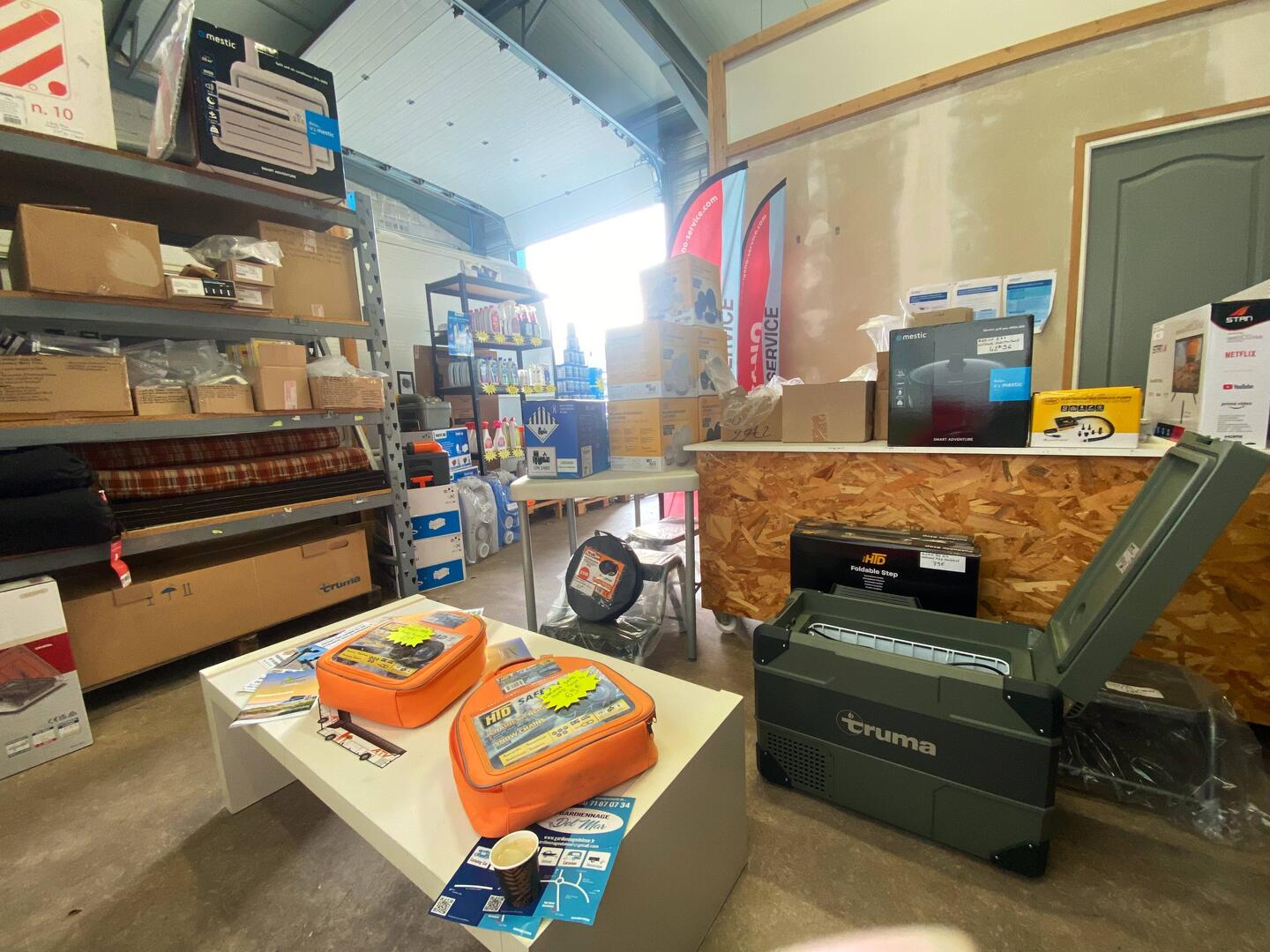 In derxwerjstatt kann man auch alles mögliche an Zubehör kaufen