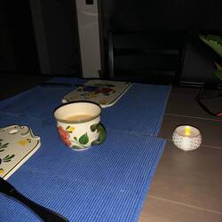 Adventskerze auf dem Kaffeetisch ! 🥰🥰 gemütlich !