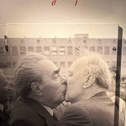 Brezhnev triple- strange kissing?