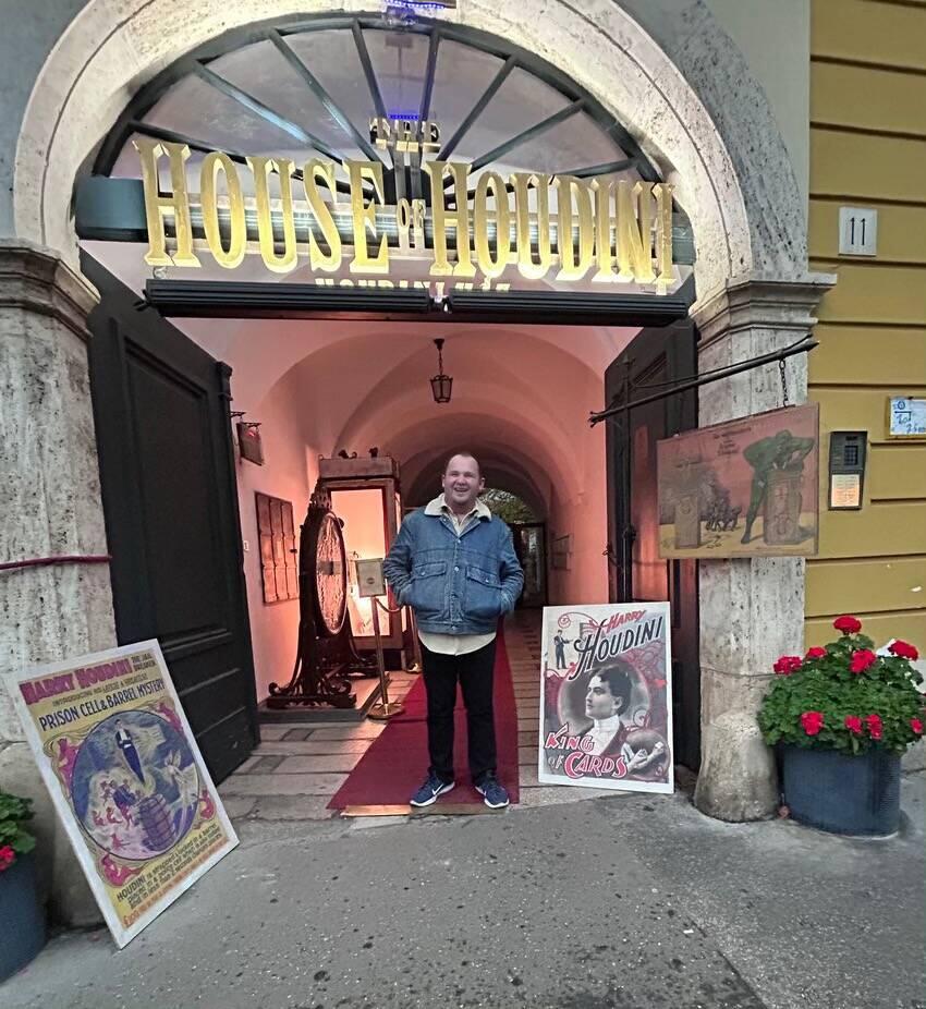 Yes, Lee and Houdini, of course