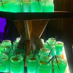 Cocktails aus Nutellagläsern