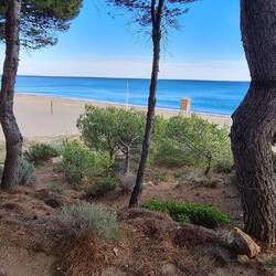 Die Wolken haben sich ein wenig verzogen und fast windstill