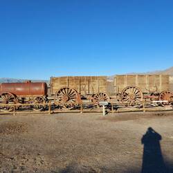 Zwei Wagen = 32 amerikanische Tonnen plus Wasserwagen.