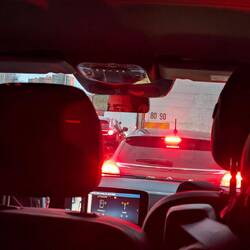 Mit dem Taxi durch Paris.