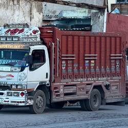 So, nichts wie raus aus Casablanca - die kommende Stunde zeigt uns, dass dies sehr spannend wird ...