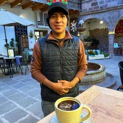 Oder Jorge? Seines Zeichens Barista im Höseg Café (soziale Einrichtung für Indio Kaffee Bauern)?