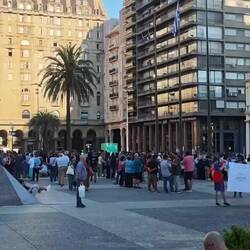 Demonstration für die Rechte von Behinderten vor dem Regierungsgebäude