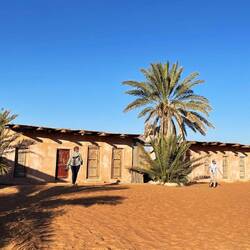 Gemeinschaftsduschen und Toiletten
